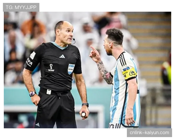 VAR3.0系统上线满月,争议判罚数量下降,但“过度切割比赛”批评声未减 VAR3.0系统上线满月,争议判罚数量下降,但“过度切割比赛”批评声未减